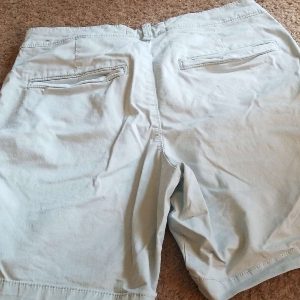 Hollister shorts - Picture 2 of 4